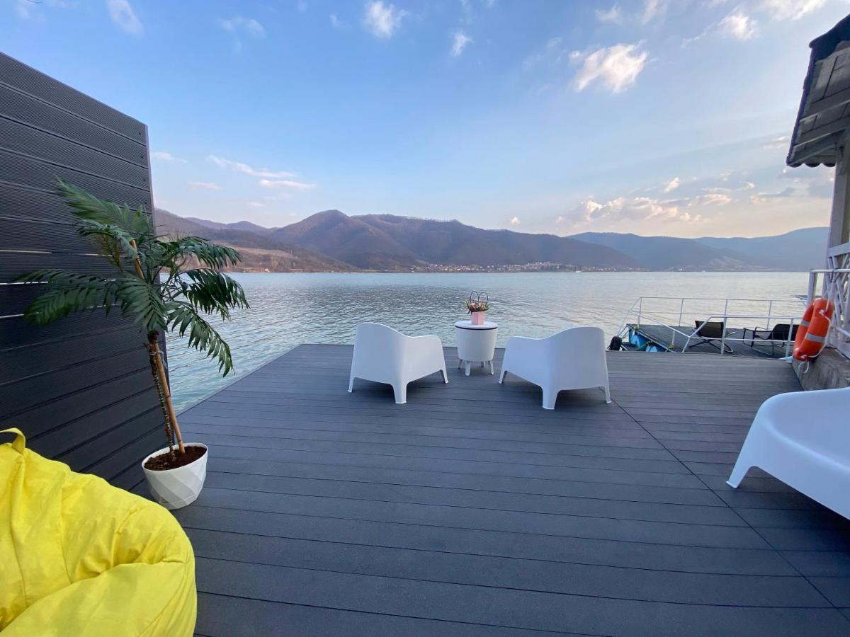 Noah River House Orşova Екстериор снимка