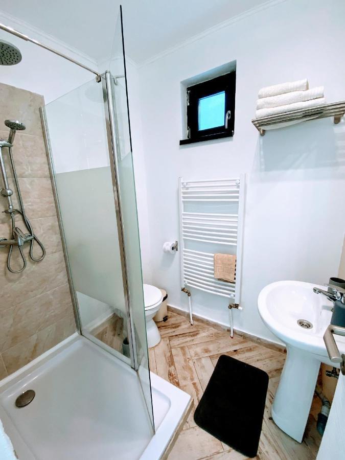 Noah River House Orşova Екстериор снимка
