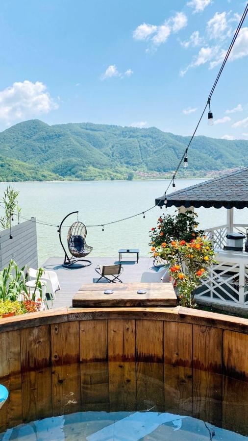 Noah River House Orşova Екстериор снимка