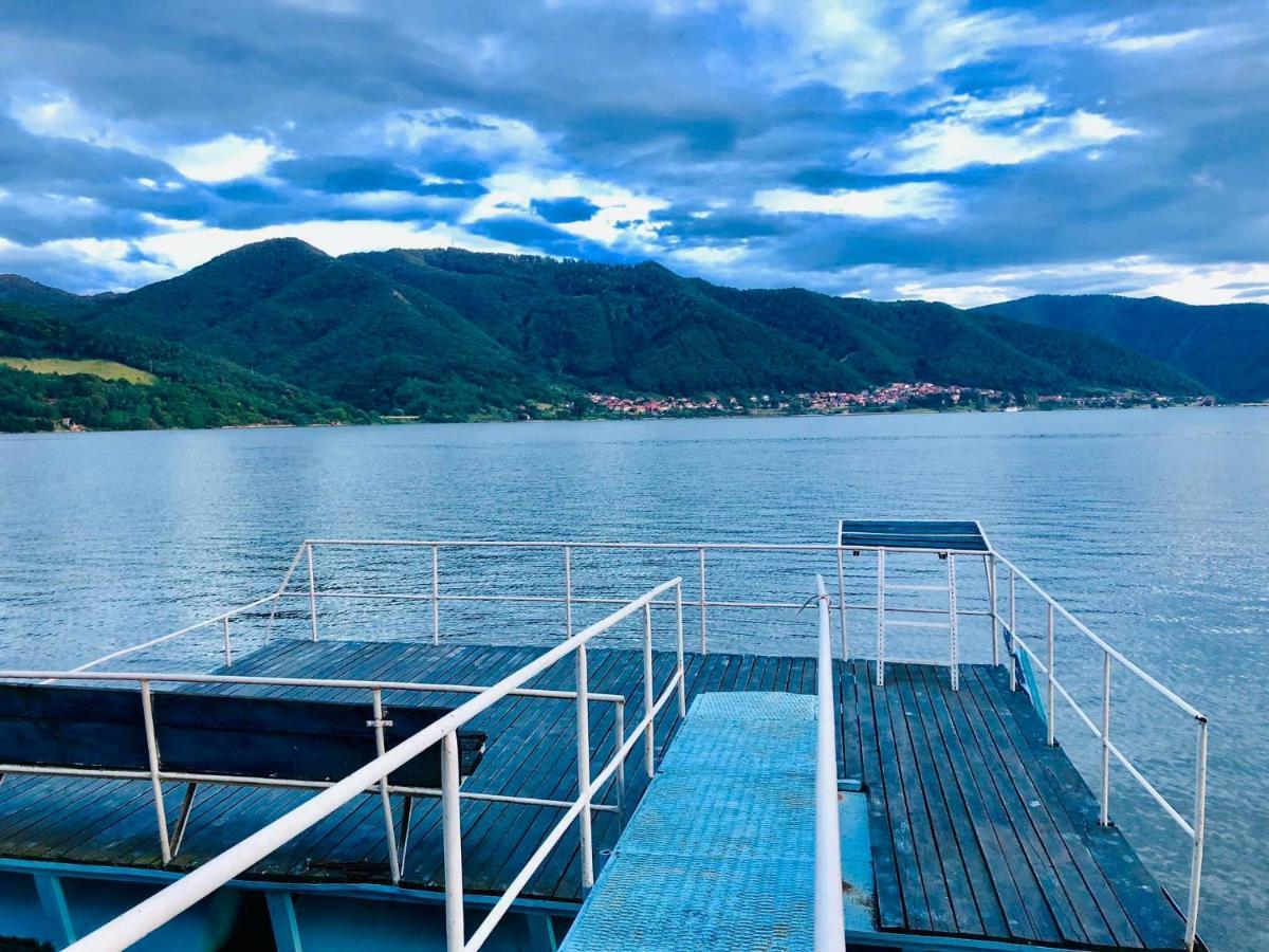 Noah River House Orşova Екстериор снимка