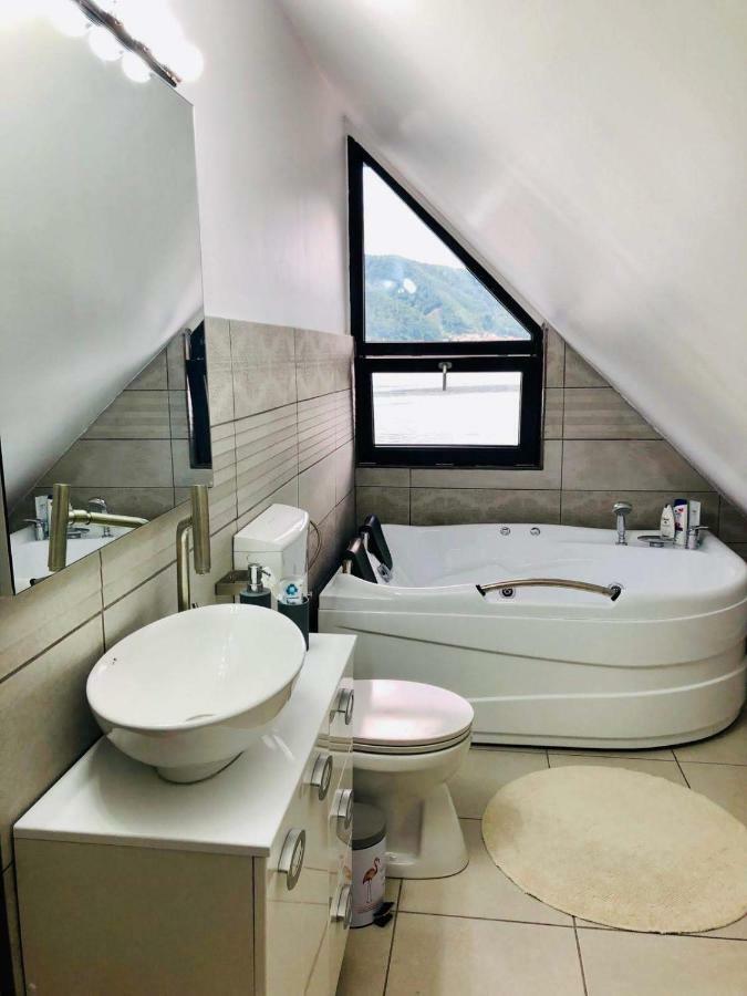 Noah River House Orşova Екстериор снимка